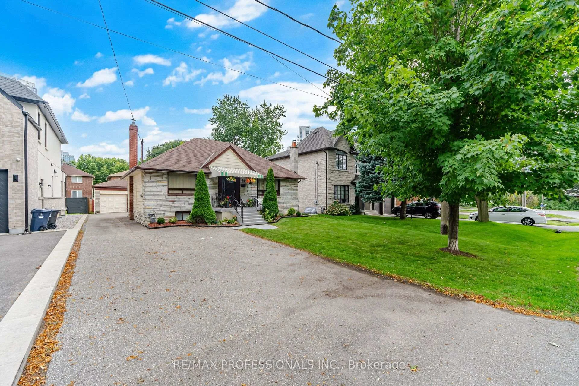 Photo 18 of 53 Wilmar Road, Etobicoke, Islington-City Centre West — HOMEH