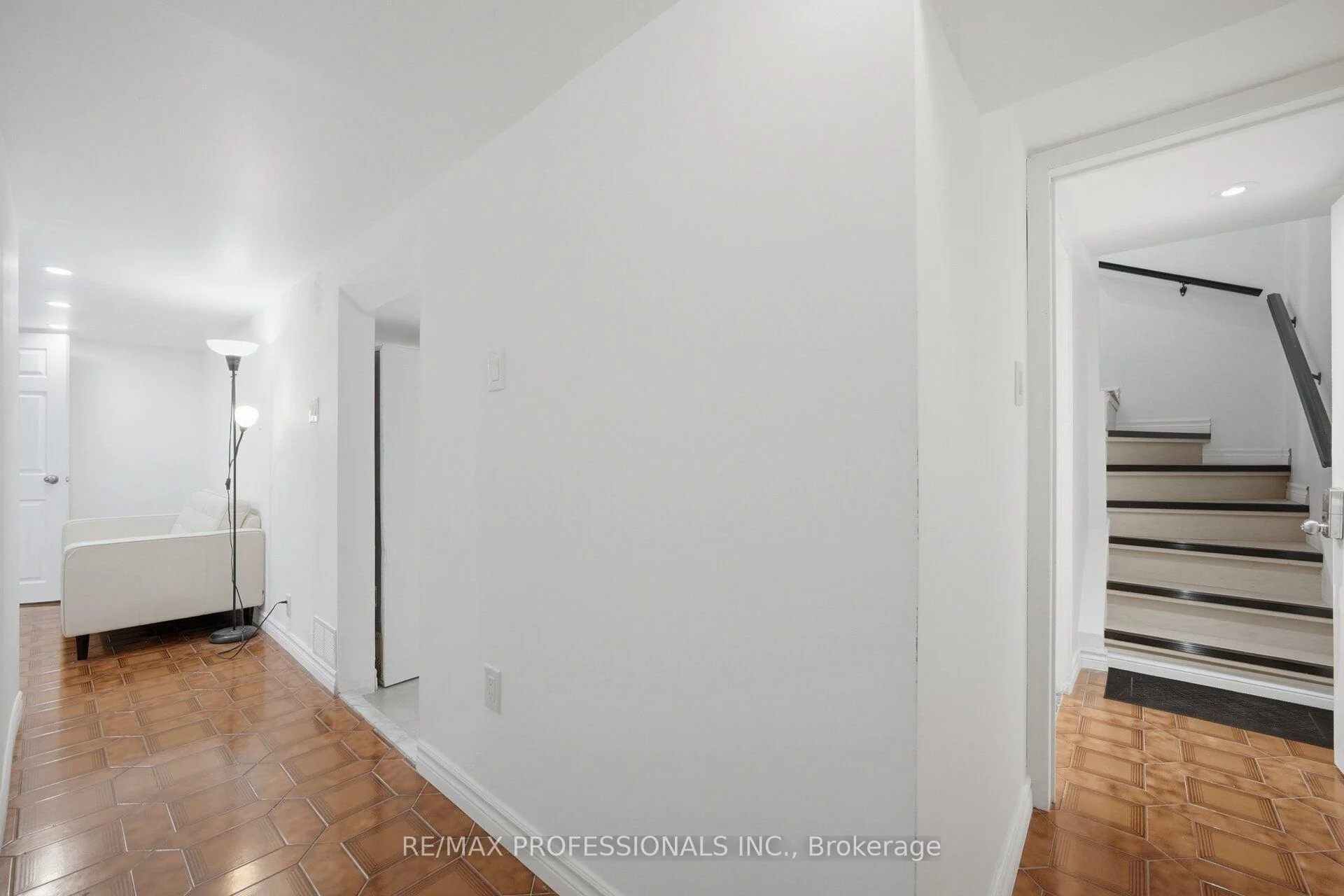 Photo 44 of 53 Wilmar Road, Etobicoke, Islington-City Centre West — HOMEH