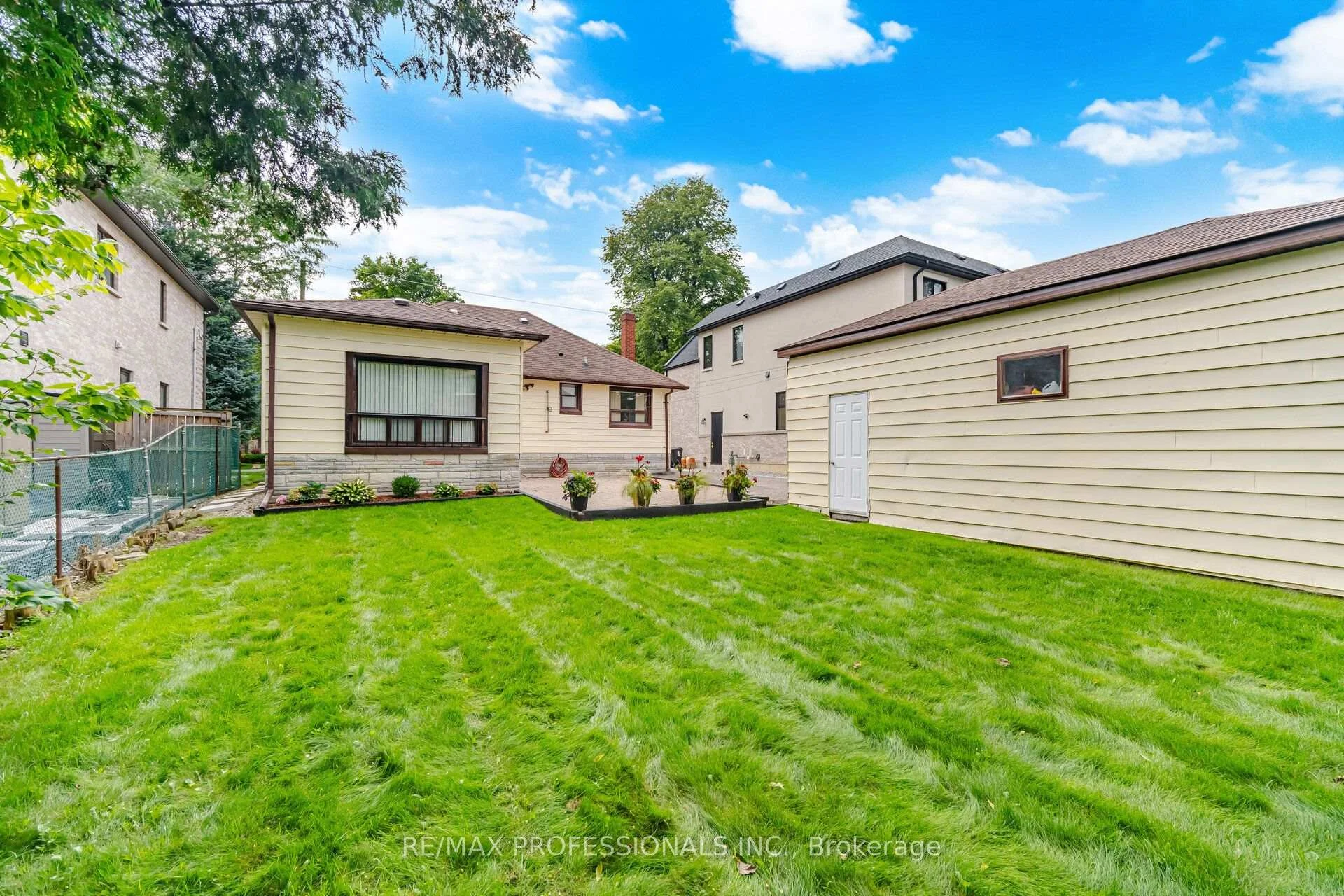 Photo 76 of 53 Wilmar Road, Etobicoke, Islington-City Centre West — HOMEH