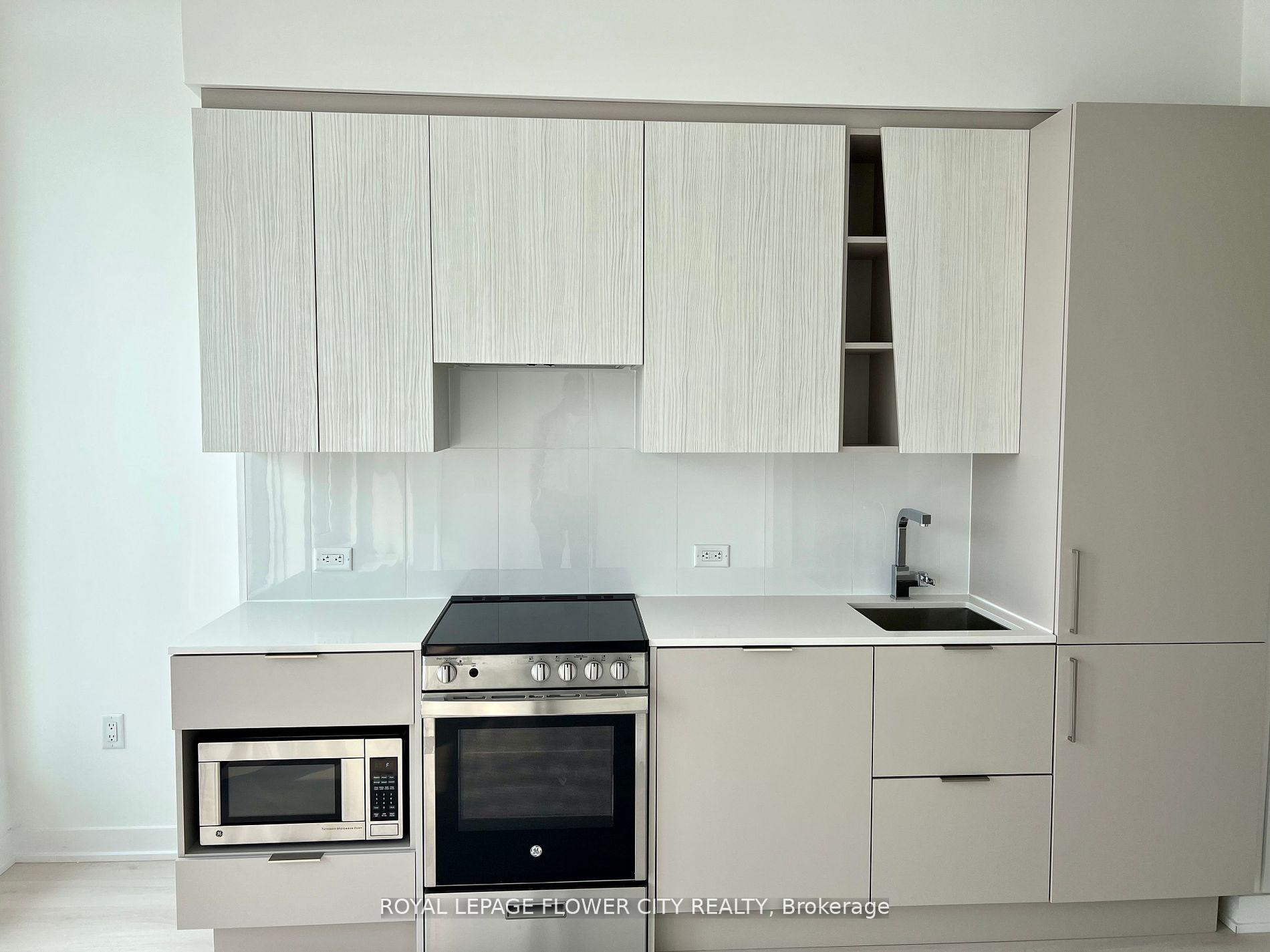 Photo 2 of Unit 607, 3900 Confederation Parkway, Mississauga, City Centre — HOMEH