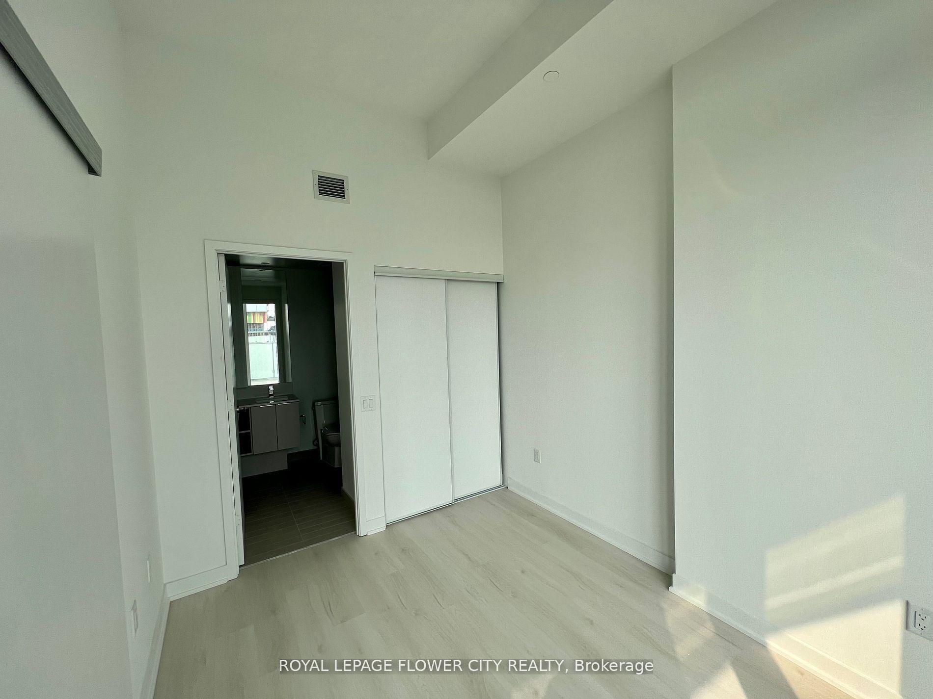 Photo 4 of Unit 607, 3900 Confederation Parkway, Mississauga, City Centre — HOMEH