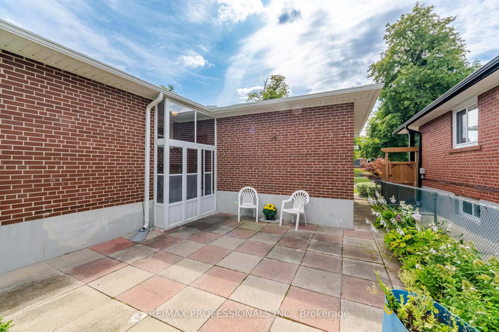 Photo 35 of 19 Earldown Drive, Etobicoke, Willowridge-Martingrove-Richview — HOMEH