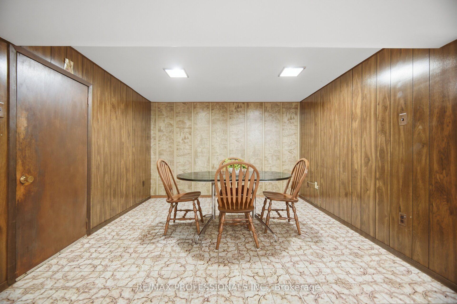 Photo 50 of 19 Earldown Drive, Etobicoke, Willowridge-Martingrove-Richview — HOMEH