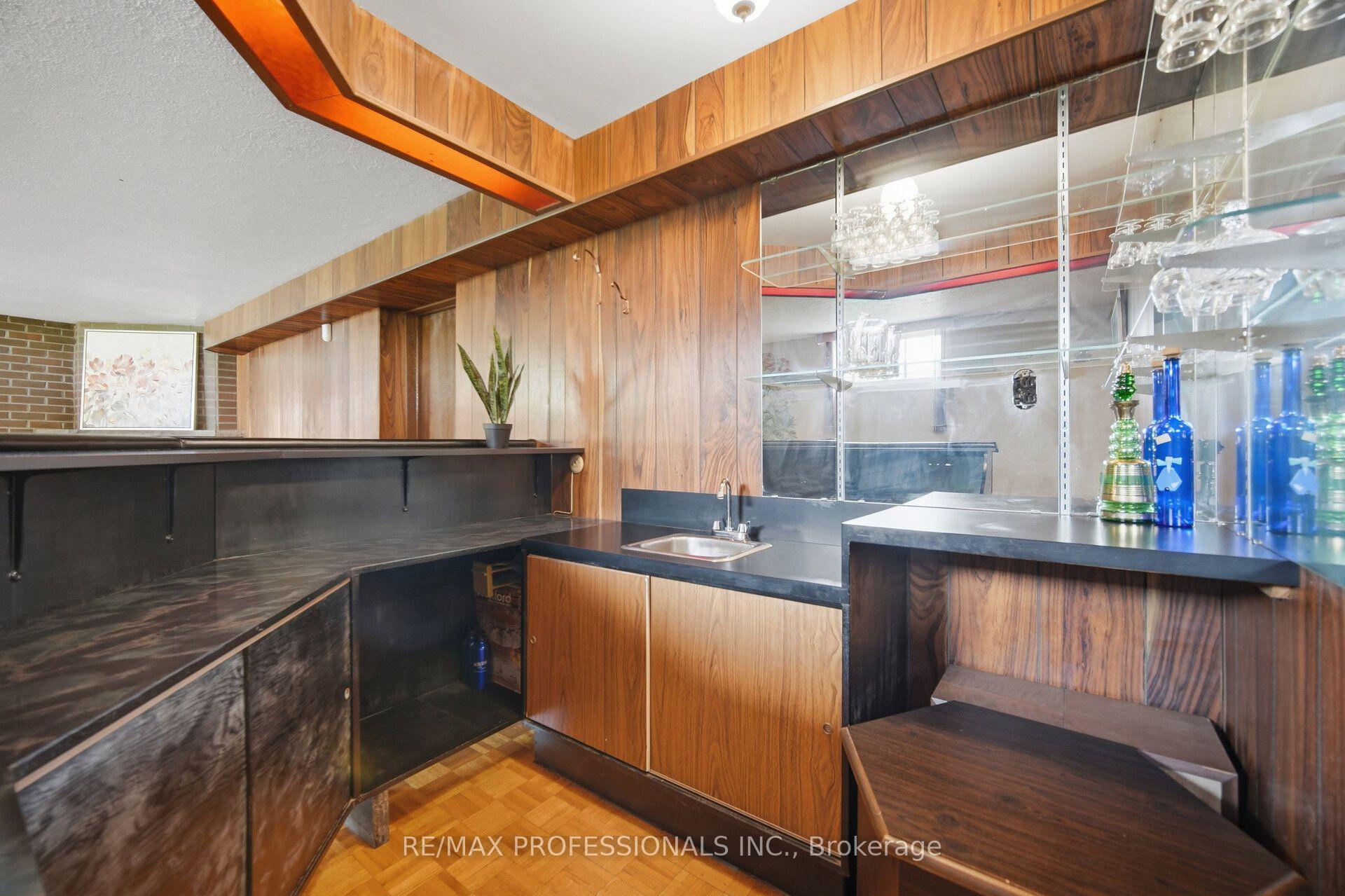 Photo 63 of 19 Earldown Drive, Etobicoke, Willowridge-Martingrove-Richview — HOMEH