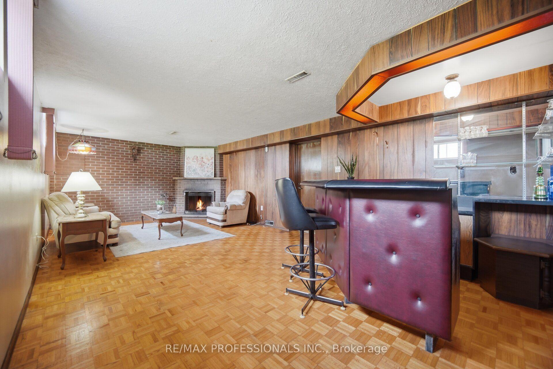Photo 65 of 19 Earldown Drive, Etobicoke, Willowridge-Martingrove-Richview — HOMEH