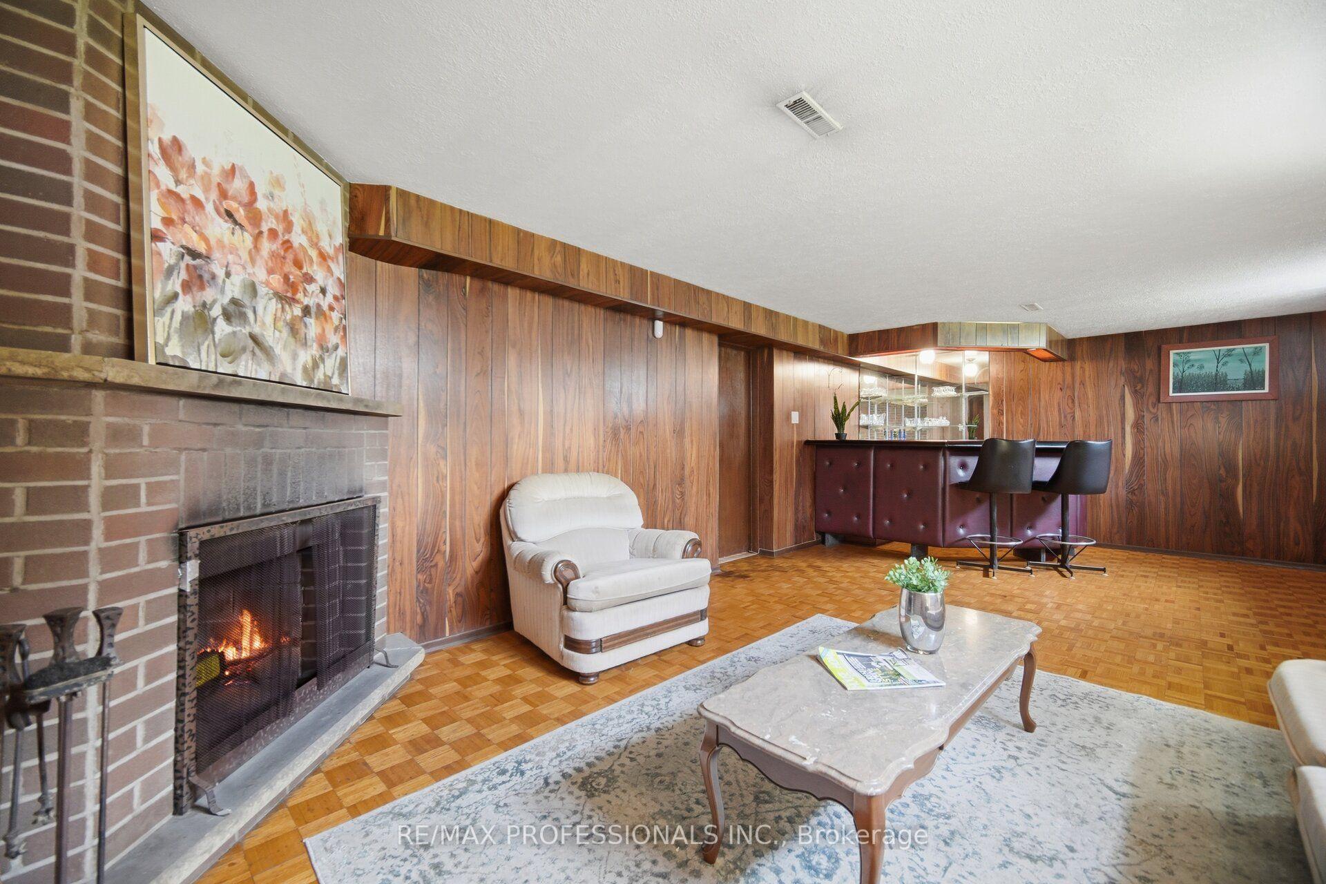 Photo 72 of 19 Earldown Drive, Etobicoke, Willowridge-Martingrove-Richview — HOMEH