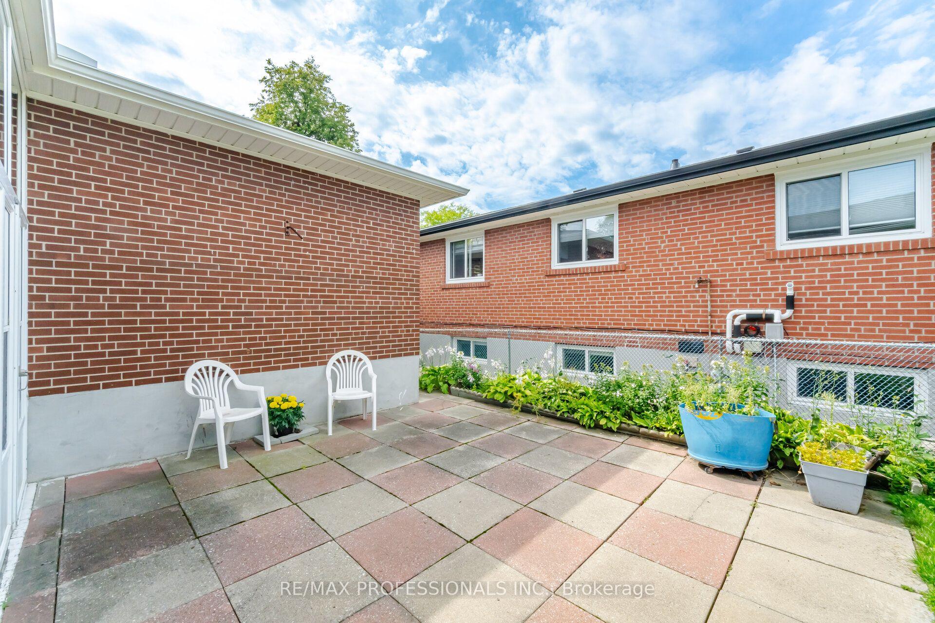 Photo 82 of 19 Earldown Drive, Etobicoke, Willowridge-Martingrove-Richview — HOMEH