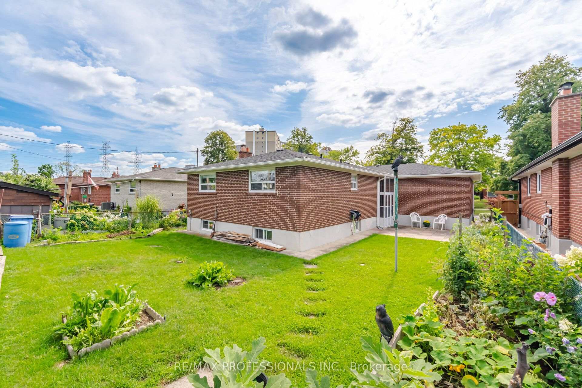 Photo 95 of 19 Earldown Drive, Etobicoke, Willowridge-Martingrove-Richview — HOMEH