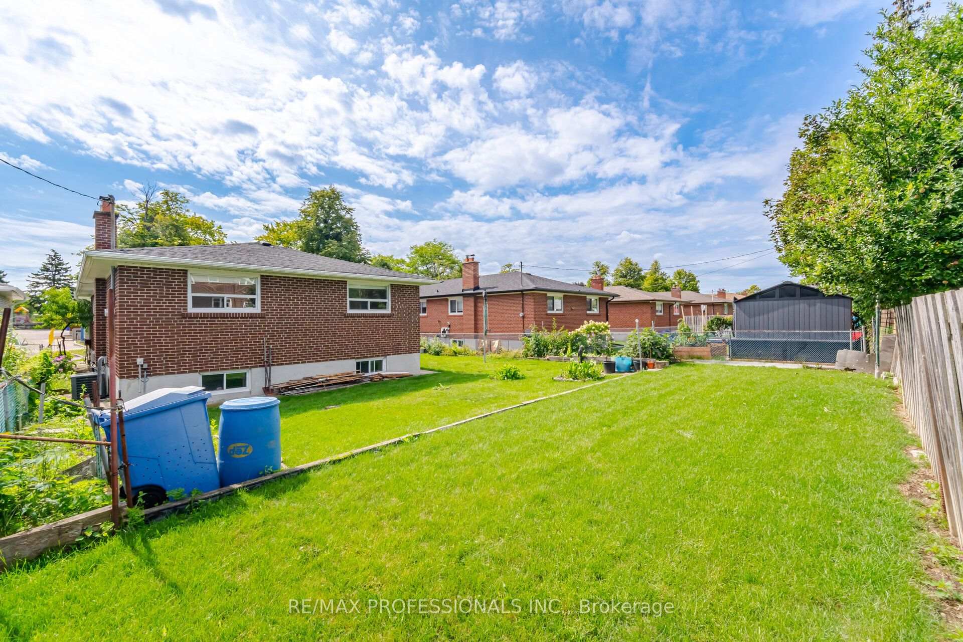 Photo 99 of 19 Earldown Drive, Etobicoke, Willowridge-Martingrove-Richview — HOMEH