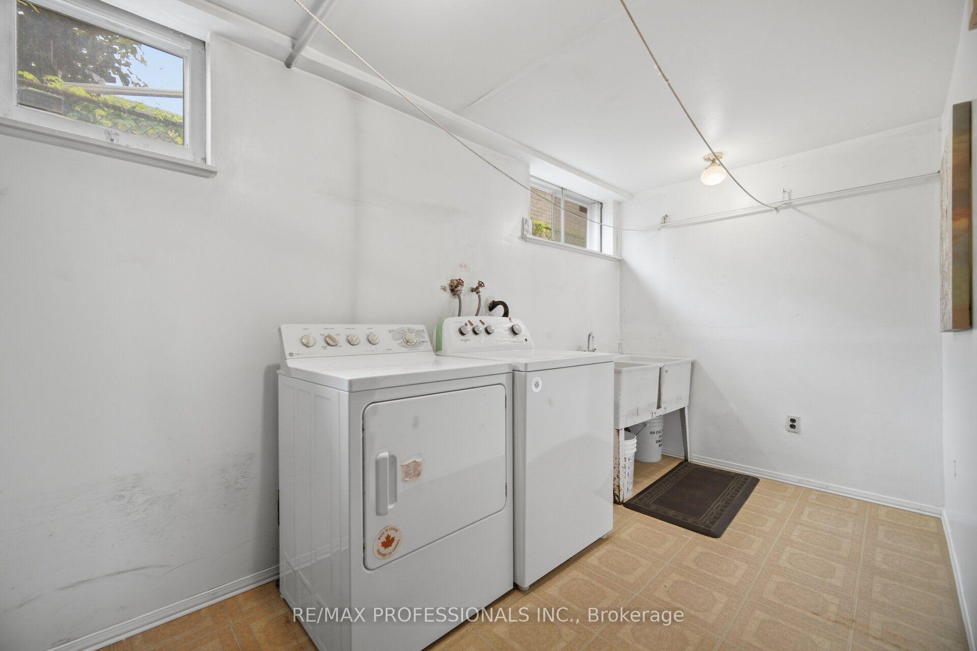 Photo 73 of 19 Earldown Drive, Etobicoke, Willowridge-Martingrove-Richview — HOMEH