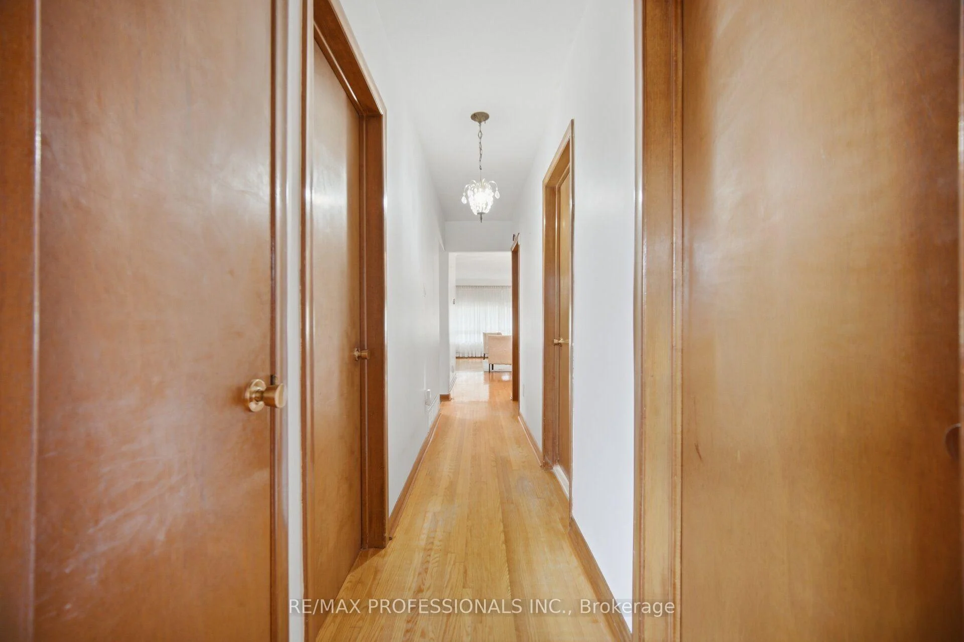 Photo 39 of 19 Earldown Drive, Etobicoke, Willowridge-Martingrove-Richview — HOMEH