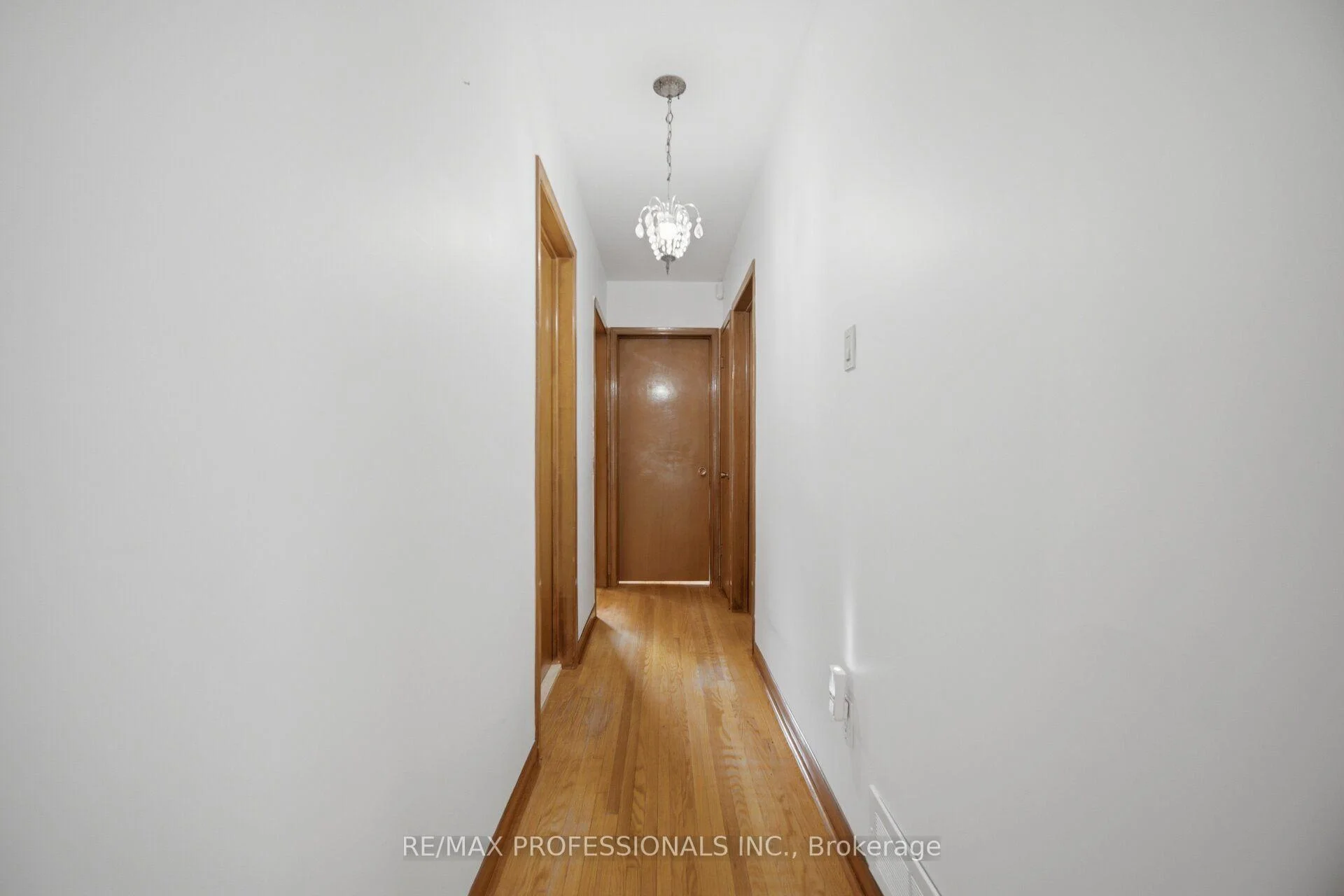 Photo 41 of 19 Earldown Drive, Etobicoke, Willowridge-Martingrove-Richview — HOMEH