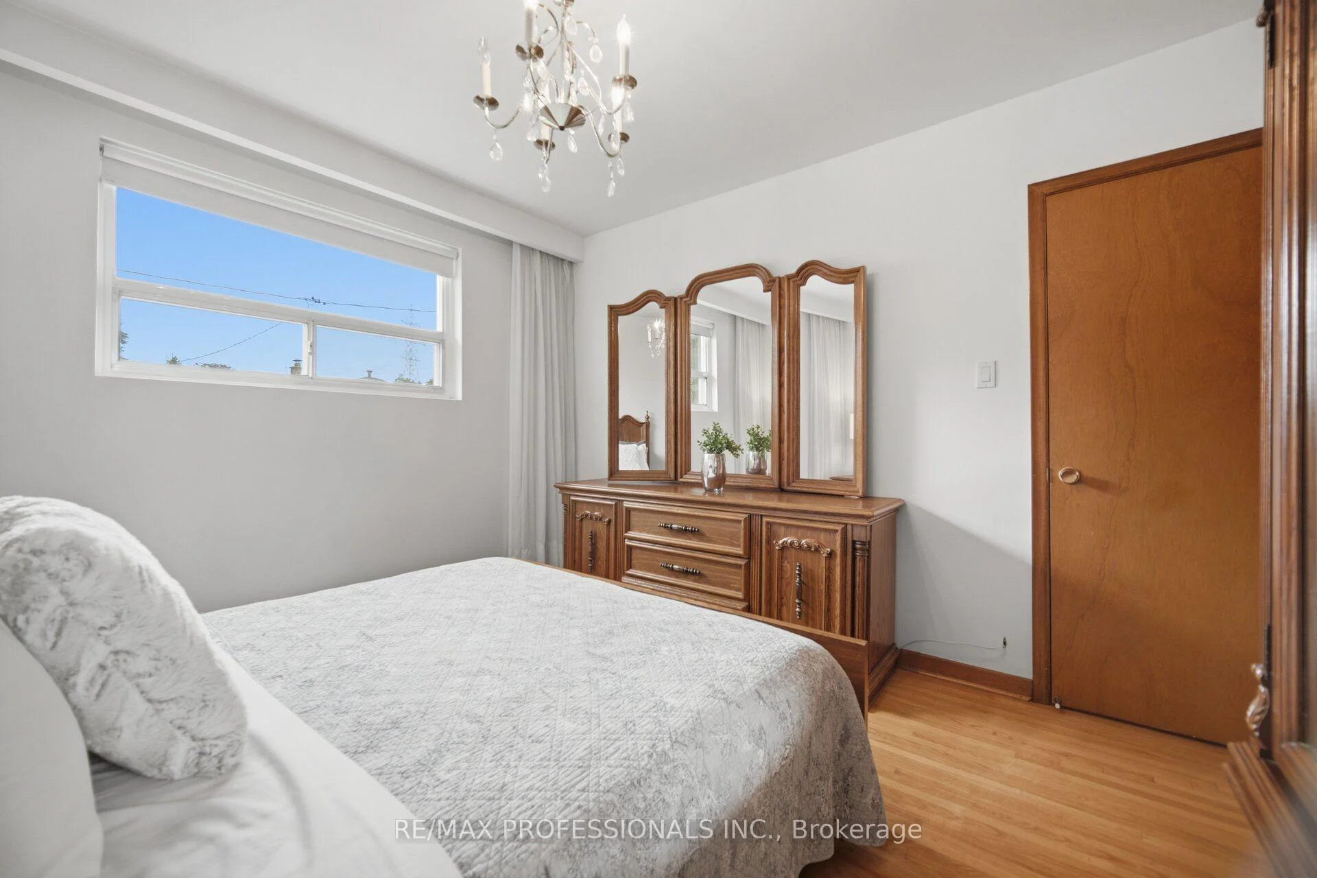 Photo 47 of 19 Earldown Drive, Etobicoke, Willowridge-Martingrove-Richview — HOMEH