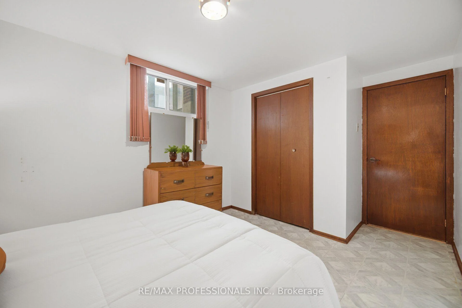 Photo 64 of 19 Earldown Drive, Etobicoke, Willowridge-Martingrove-Richview — HOMEH