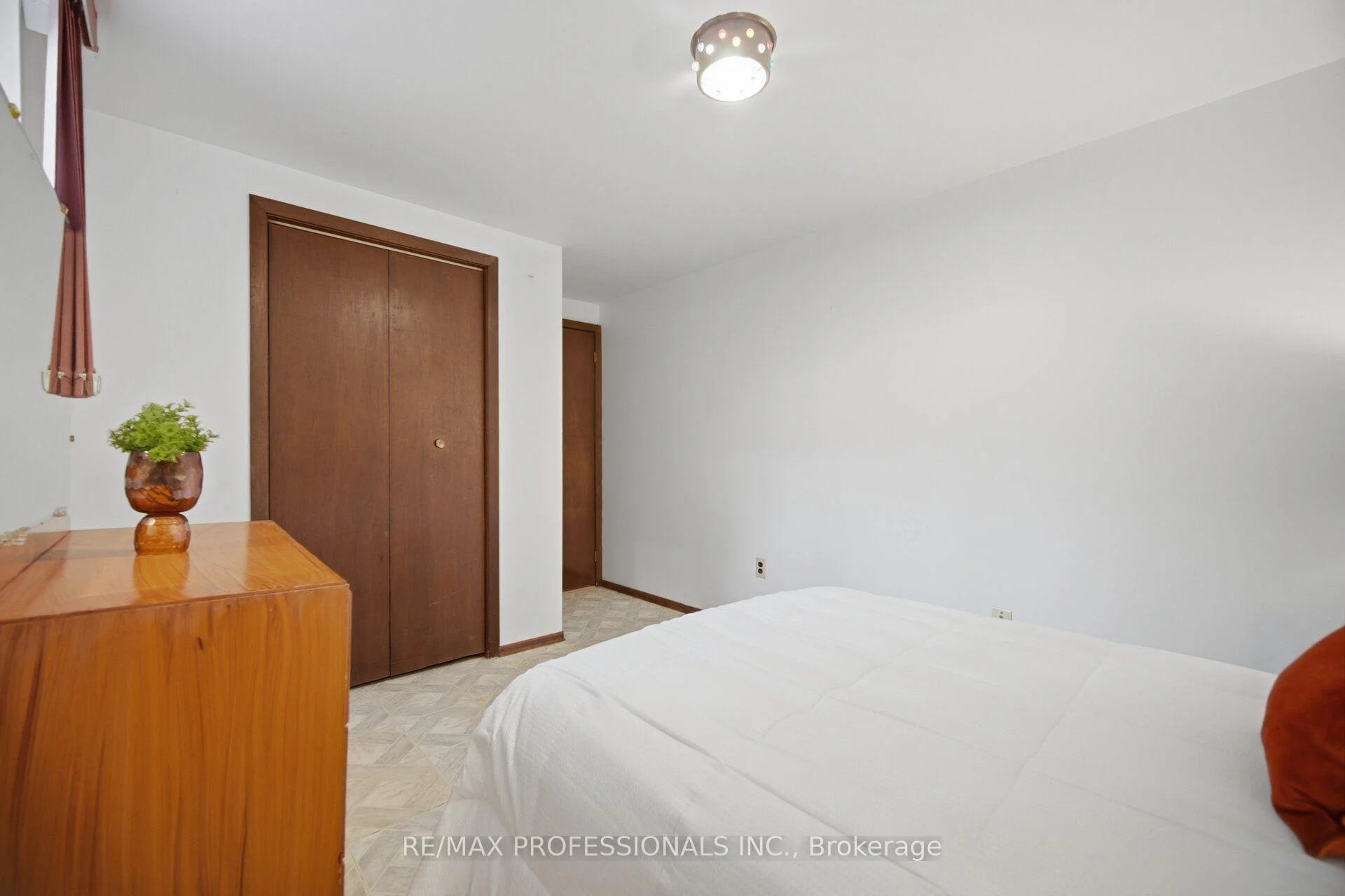 Photo 96 of 19 Earldown Drive, Etobicoke, Willowridge-Martingrove-Richview — HOMEH