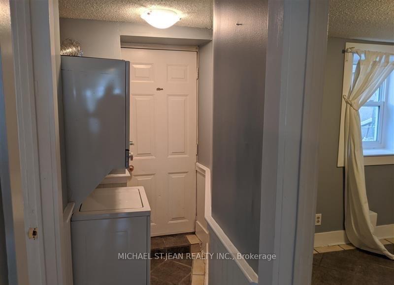 Photo 8 of Unit Lower Unit, 98 West Avenue N, Hamilton, Beasley — HOMEH
