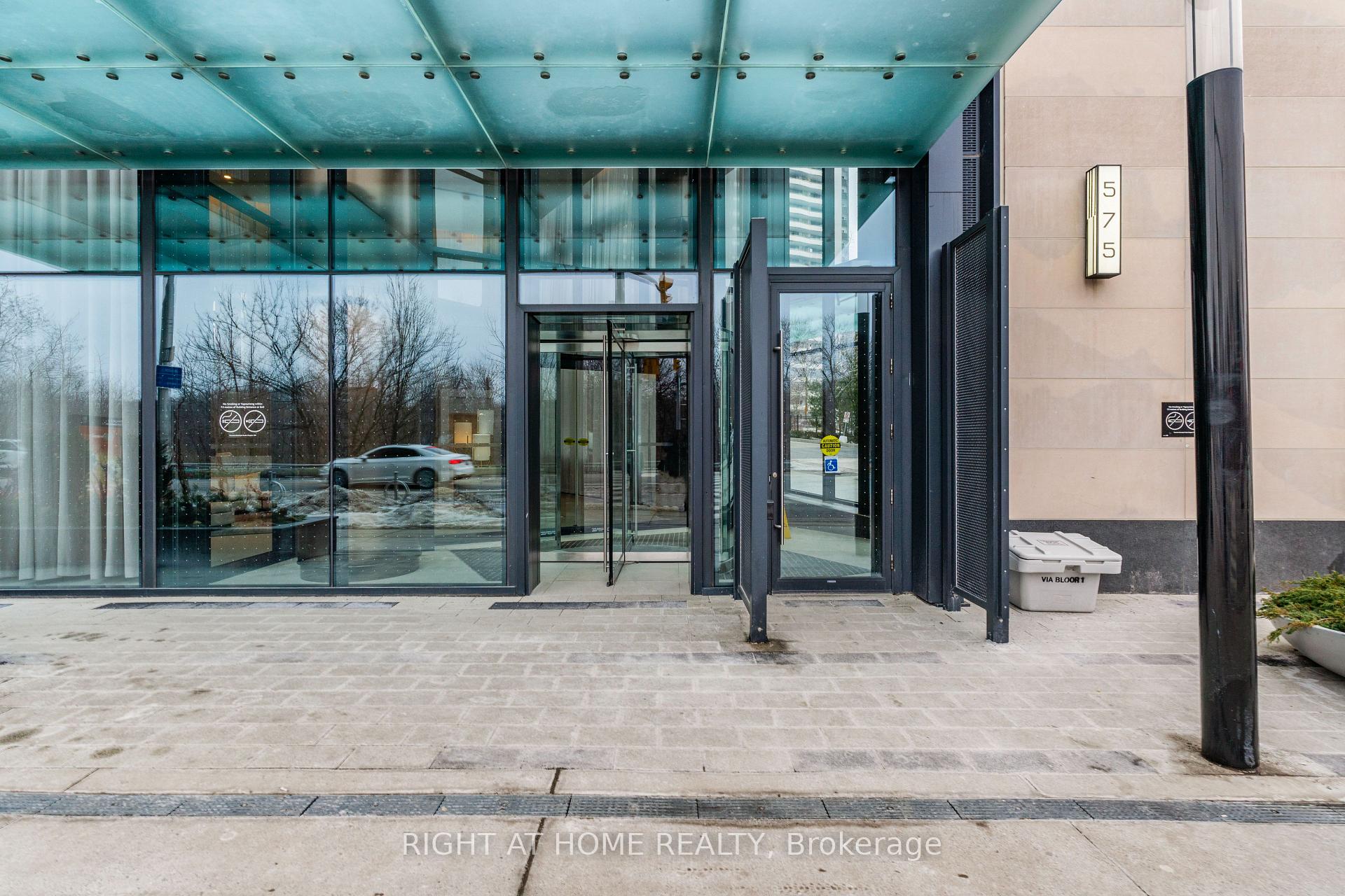 Photo 4 of Unit 508, 575 Bloor Street E, Toronto, North St. James Town — HOMEH