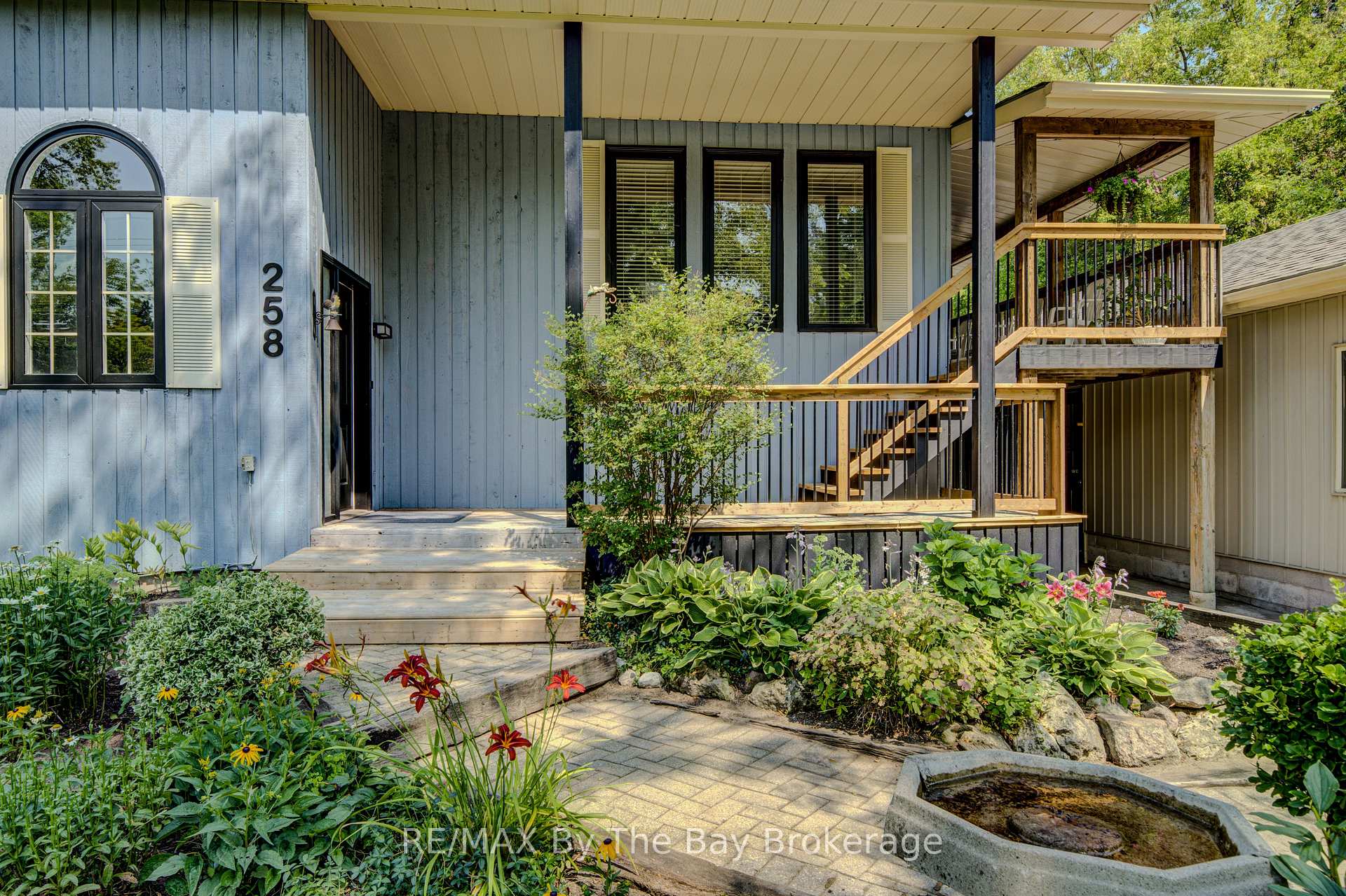 Photo 3 of 258 Sunnidale Street, Clearview, Stayner — HOMEH