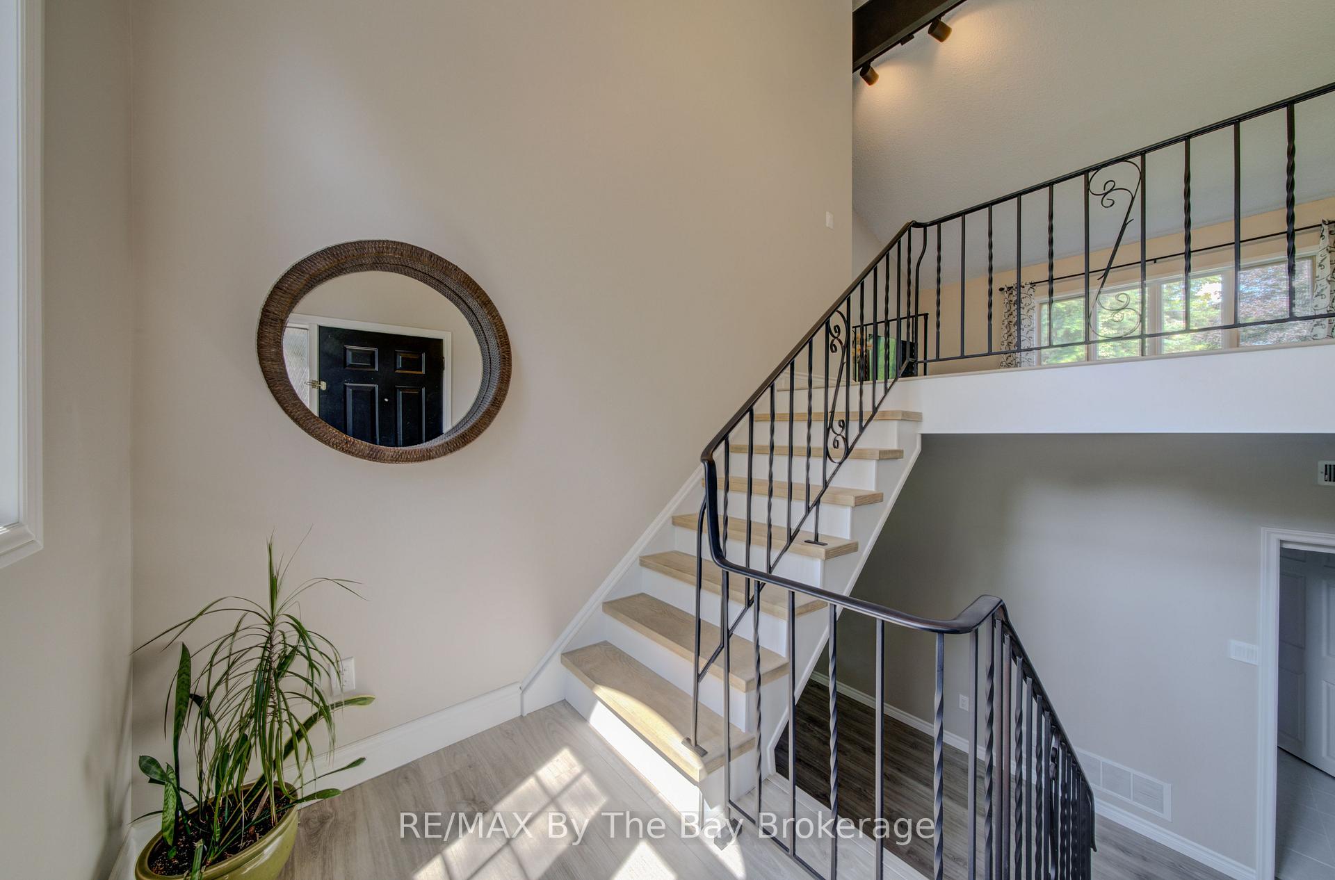 Photo 5 of 258 Sunnidale Street, Clearview, Stayner — HOMEH