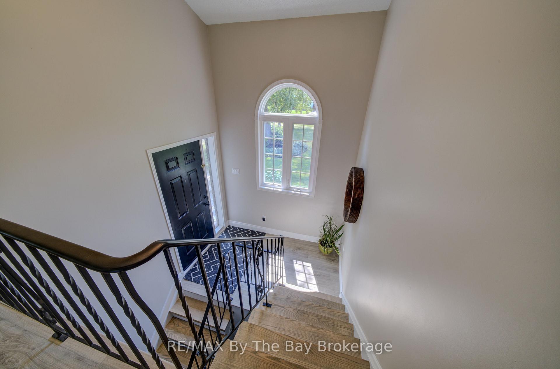 Photo 6 of 258 Sunnidale Street, Clearview, Stayner — HOMEH