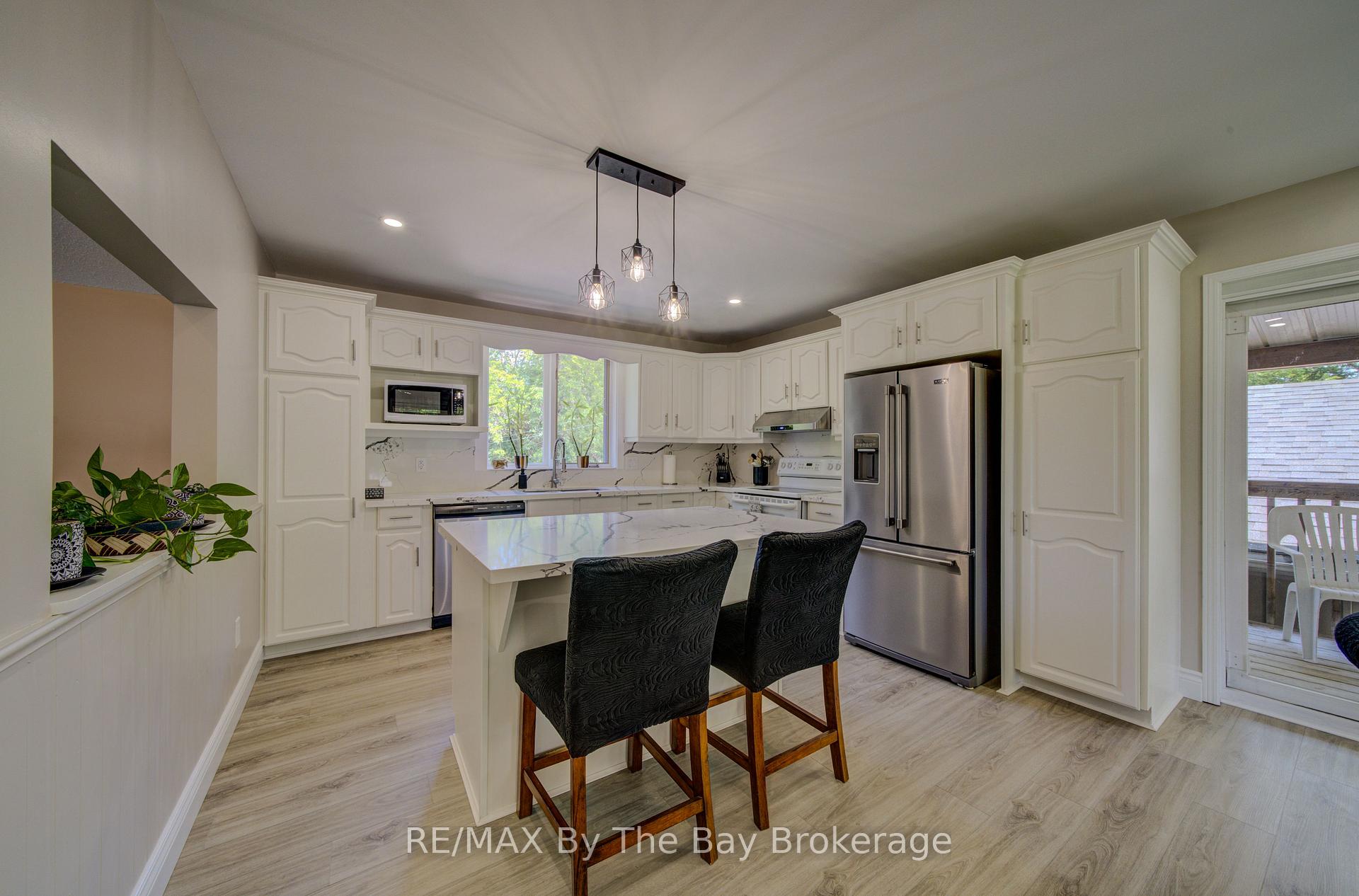 Photo 12 of 258 Sunnidale Street, Clearview, Stayner — HOMEH