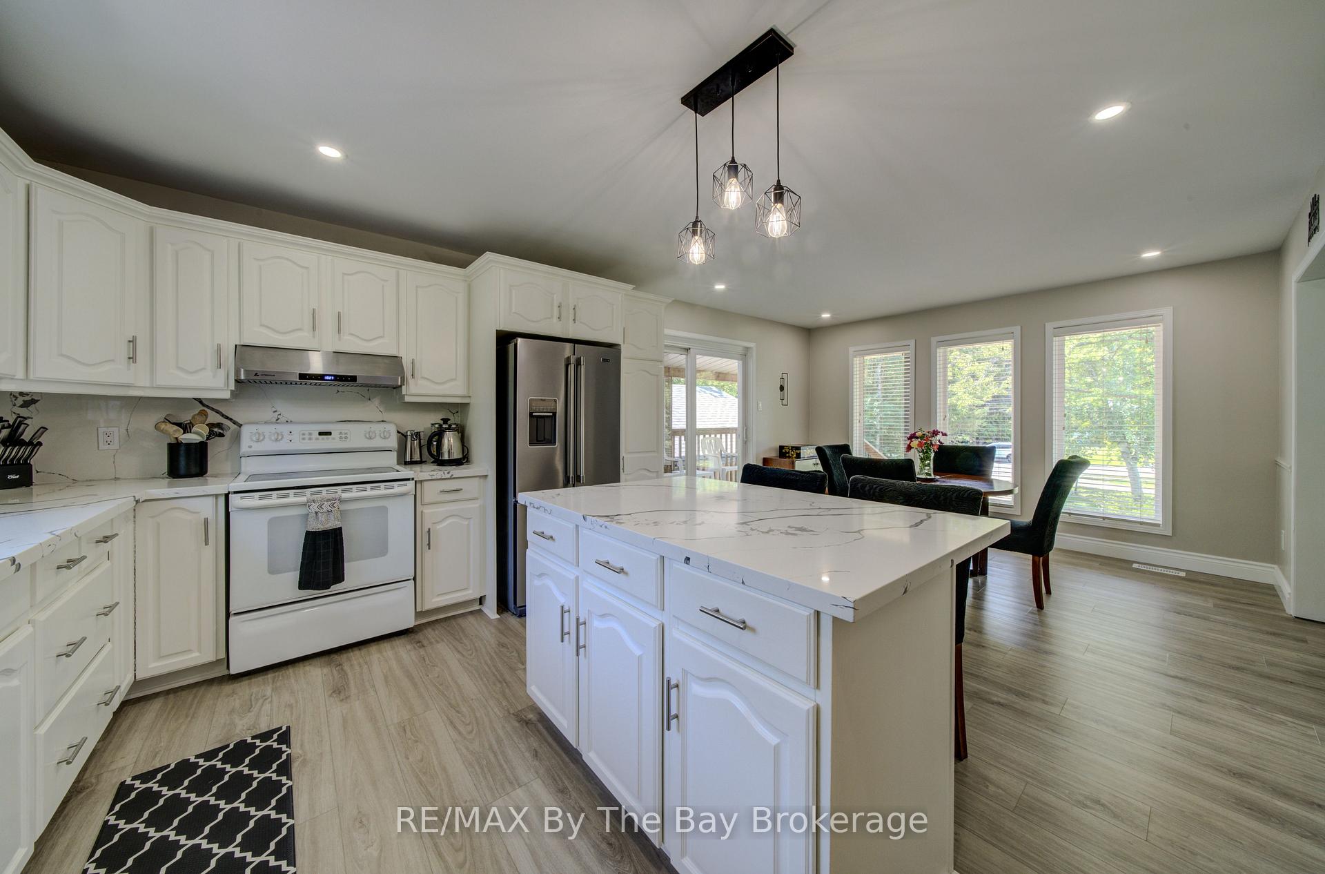 Photo 15 of 258 Sunnidale Street, Clearview, Stayner — HOMEH