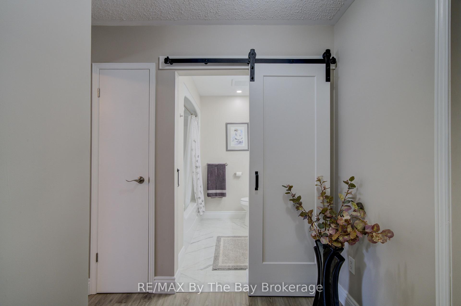 Photo 18 of 258 Sunnidale Street, Clearview, Stayner — HOMEH