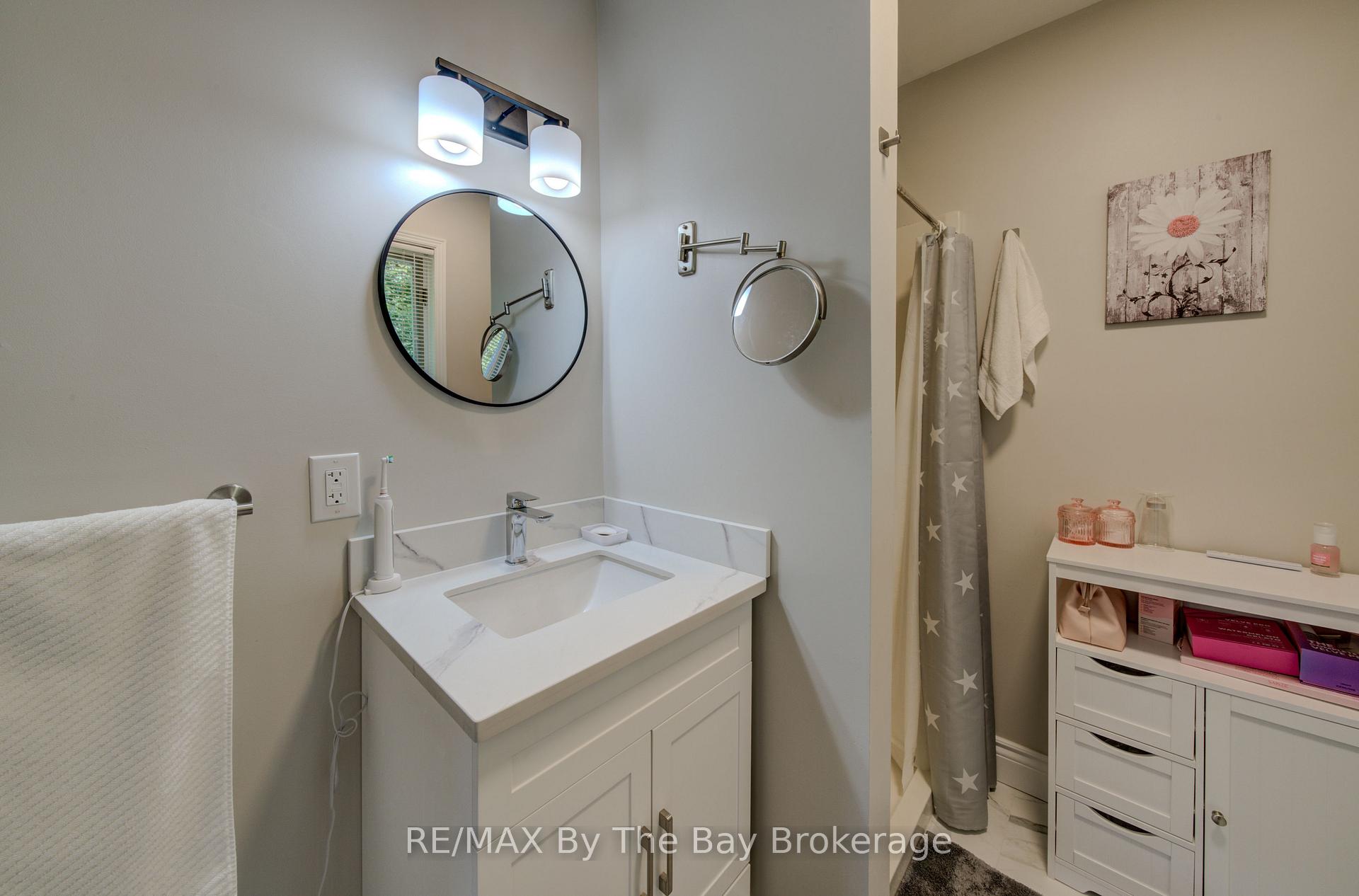 Photo 22 of 258 Sunnidale Street, Clearview, Stayner — HOMEH
