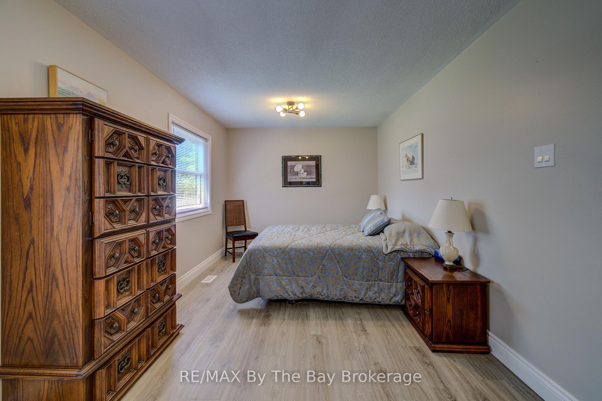 Photo 24 of 258 Sunnidale Street, Clearview, Stayner — HOMEH