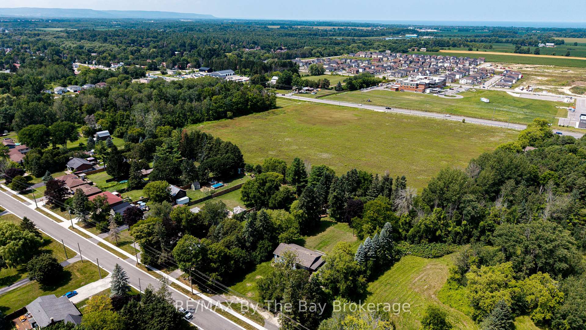 Photo 48 of 258 Sunnidale Street, Clearview, Stayner — HOMEH