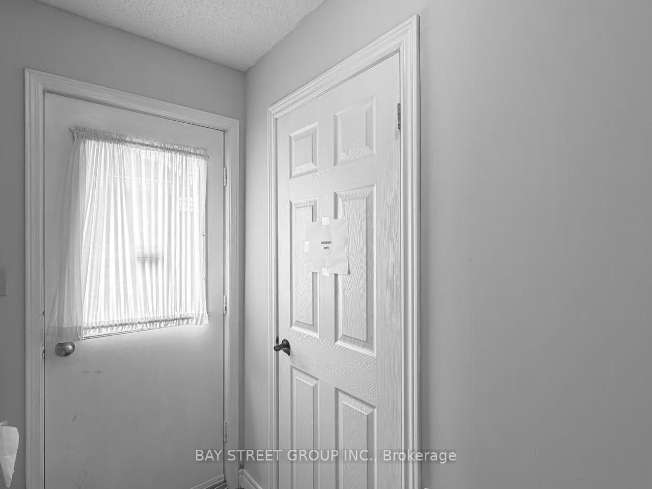 Photo 4 of 27 Gladiola Court, Whitby, Rolling Acres — HOMEH