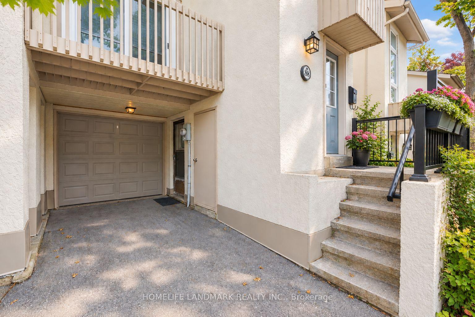 Photo 2 of 88 Cheryl Shepway, North York, Don Valley Village — HOMEH