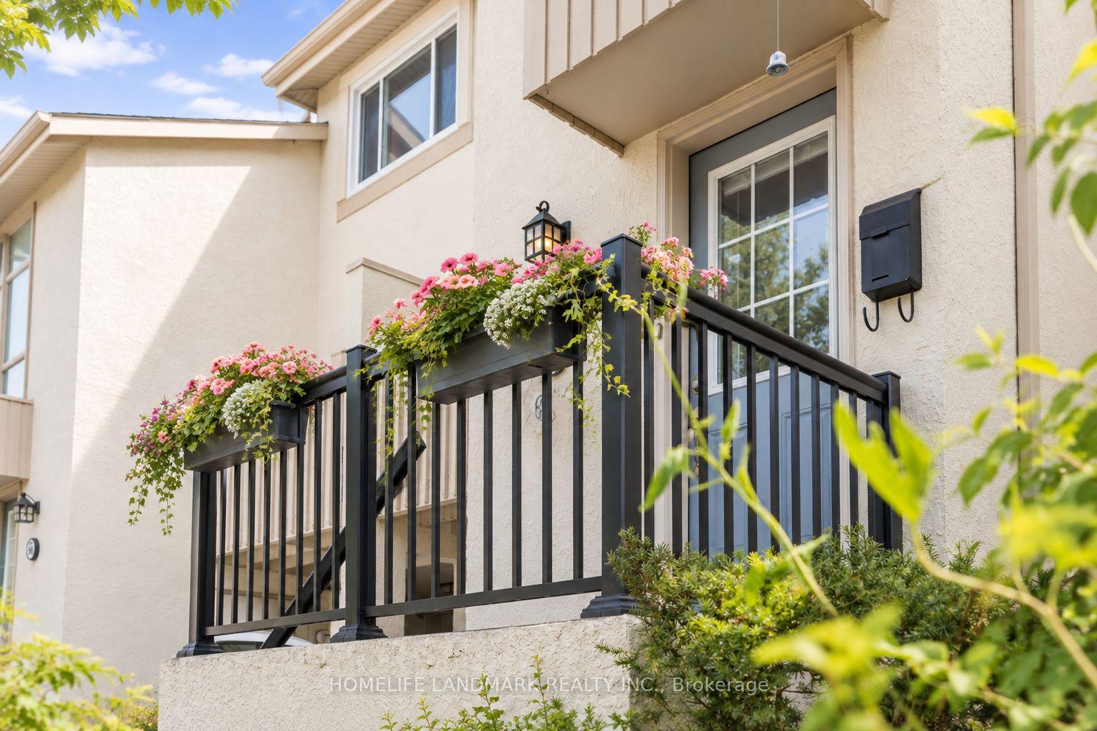Photo 4 of 88 Cheryl Shepway, North York, Don Valley Village — HOMEH
