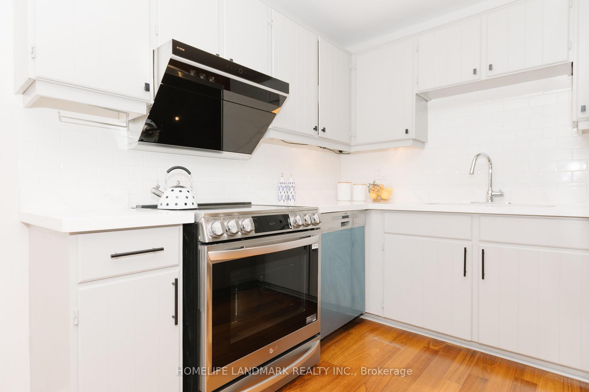 Photo 7 of 88 Cheryl Shepway, North York, Don Valley Village — HOMEH