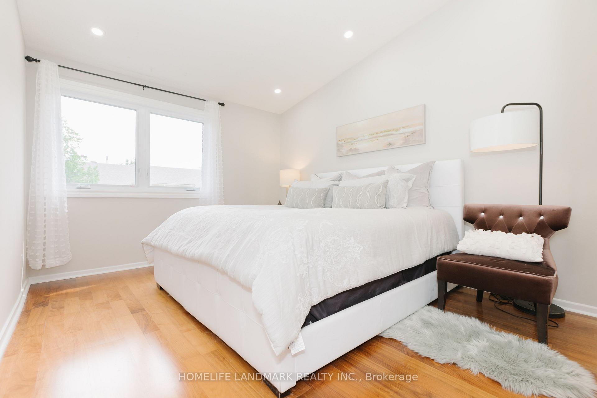 Photo 35 of 88 Cheryl Shepway, North York, Don Valley Village — HOMEH