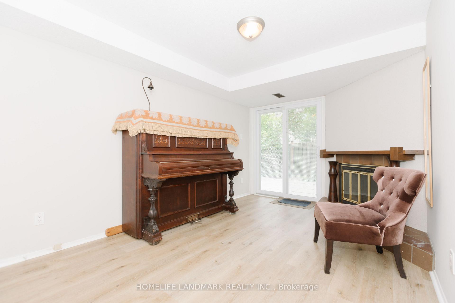Photo 43 of 88 Cheryl Shepway, North York, Don Valley Village — HOMEH