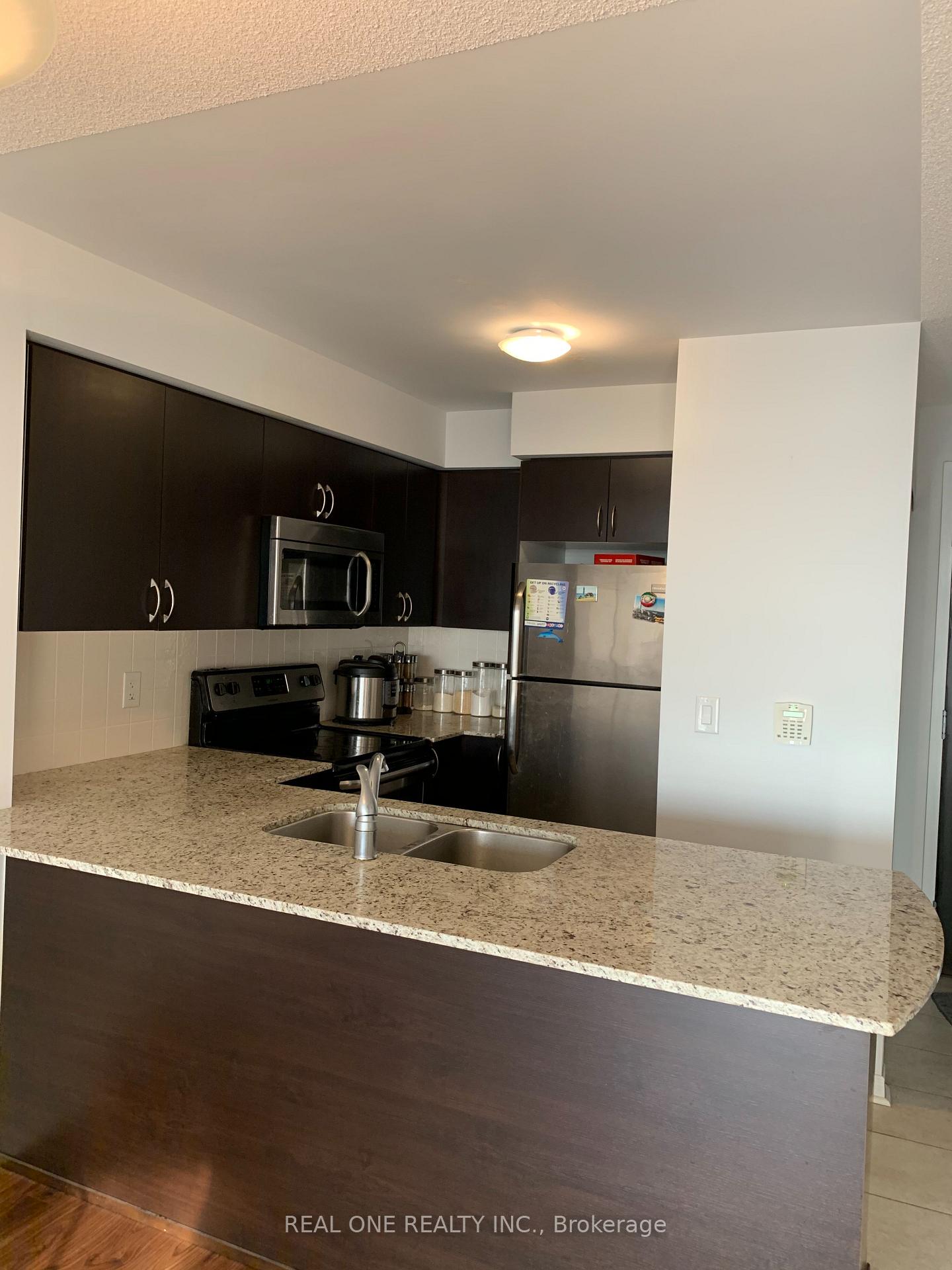 Photo 2 of Unit 606, 75 King William Crescent, Richmond Hill, Langstaff — HOMEH