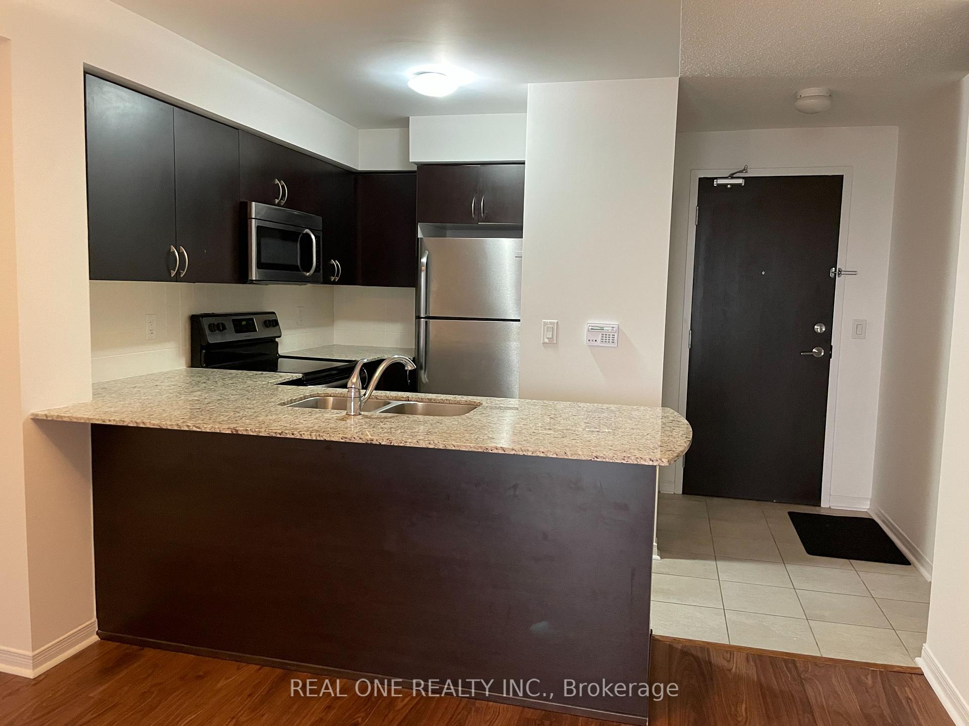 Photo 3 of Unit 606, 75 King William Crescent, Richmond Hill, Langstaff — HOMEH