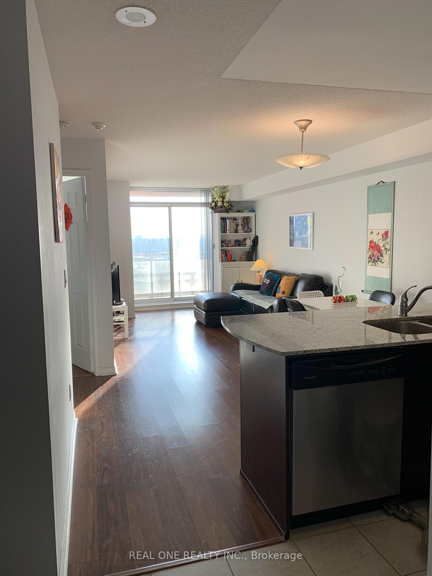 Photo 6 of Unit 606, 75 King William Crescent, Richmond Hill, Langstaff — HOMEH