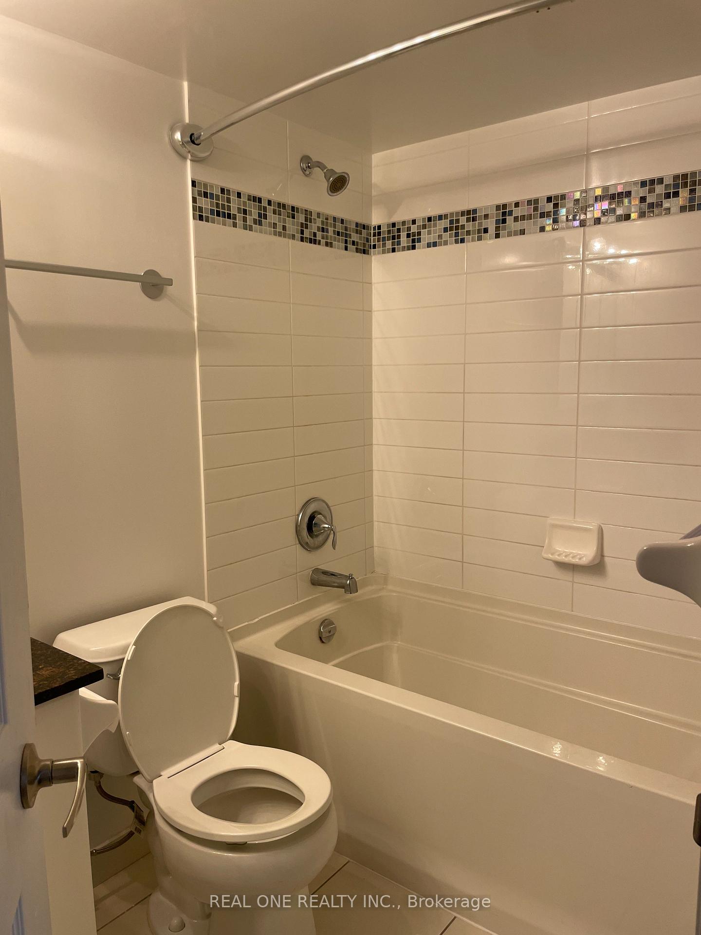 Photo 18 of Unit 606, 75 King William Crescent, Richmond Hill, Langstaff — HOMEH
