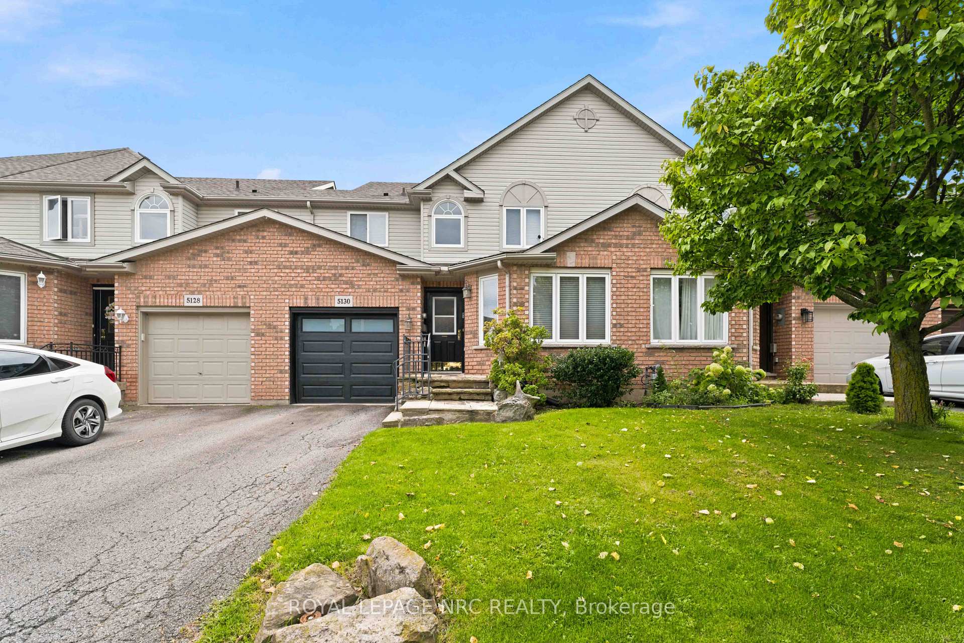 Photo 2 of 5130 St. George's Drive, Lincoln, Beamsville — HOMEH