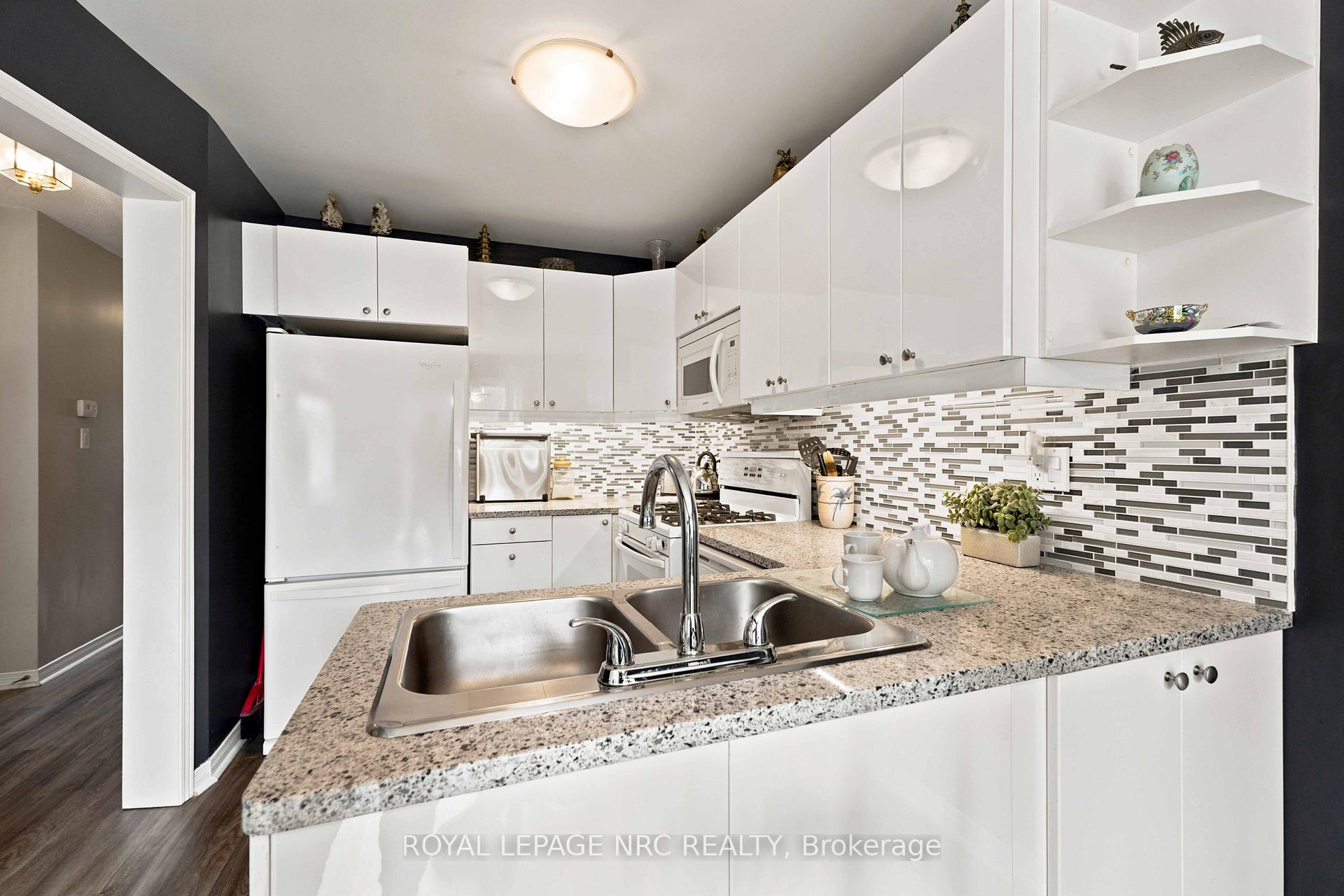 Photo 7 of 5130 St. George's Drive, Lincoln, Beamsville — HOMEH