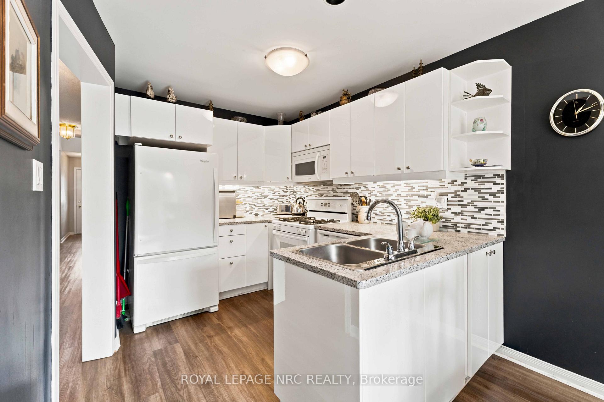 Photo 6 of 5130 St. George's Drive, Lincoln, Beamsville — HOMEH