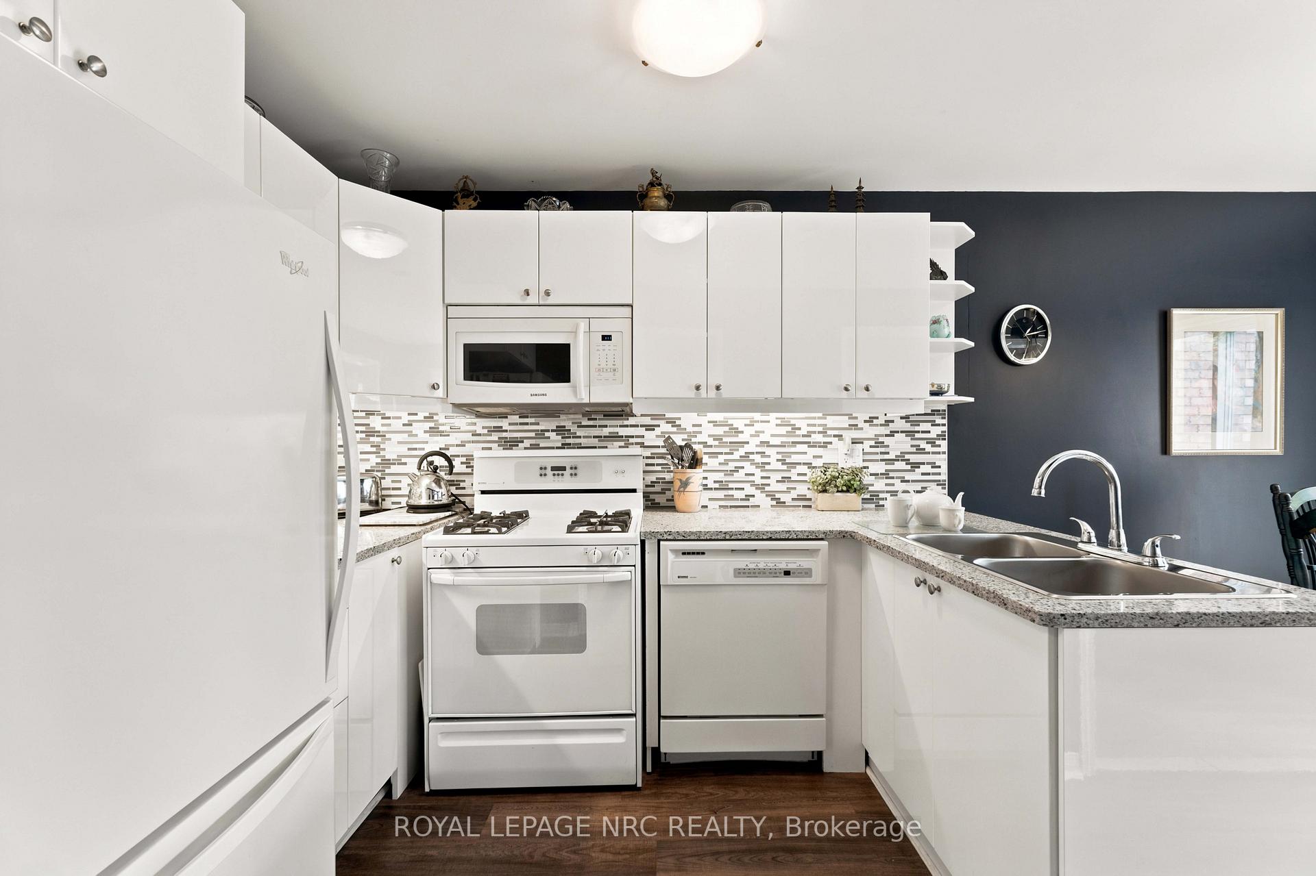 Photo 8 of 5130 St. George's Drive, Lincoln, Beamsville — HOMEH