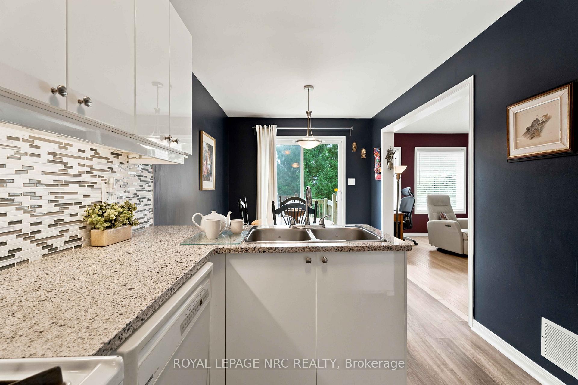 Photo 9 of 5130 St. George's Drive, Lincoln, Beamsville — HOMEH