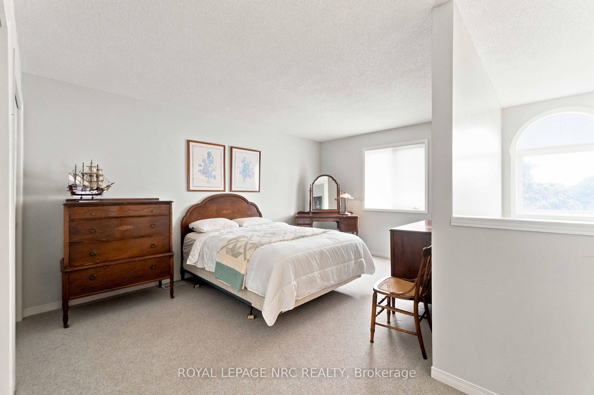 Photo 30 of 5130 St. George's Drive, Lincoln, Beamsville — HOMEH
