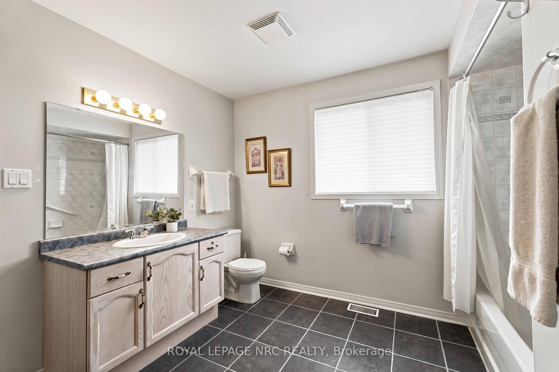 Photo 32 of 5130 St. George's Drive, Lincoln, Beamsville — HOMEH