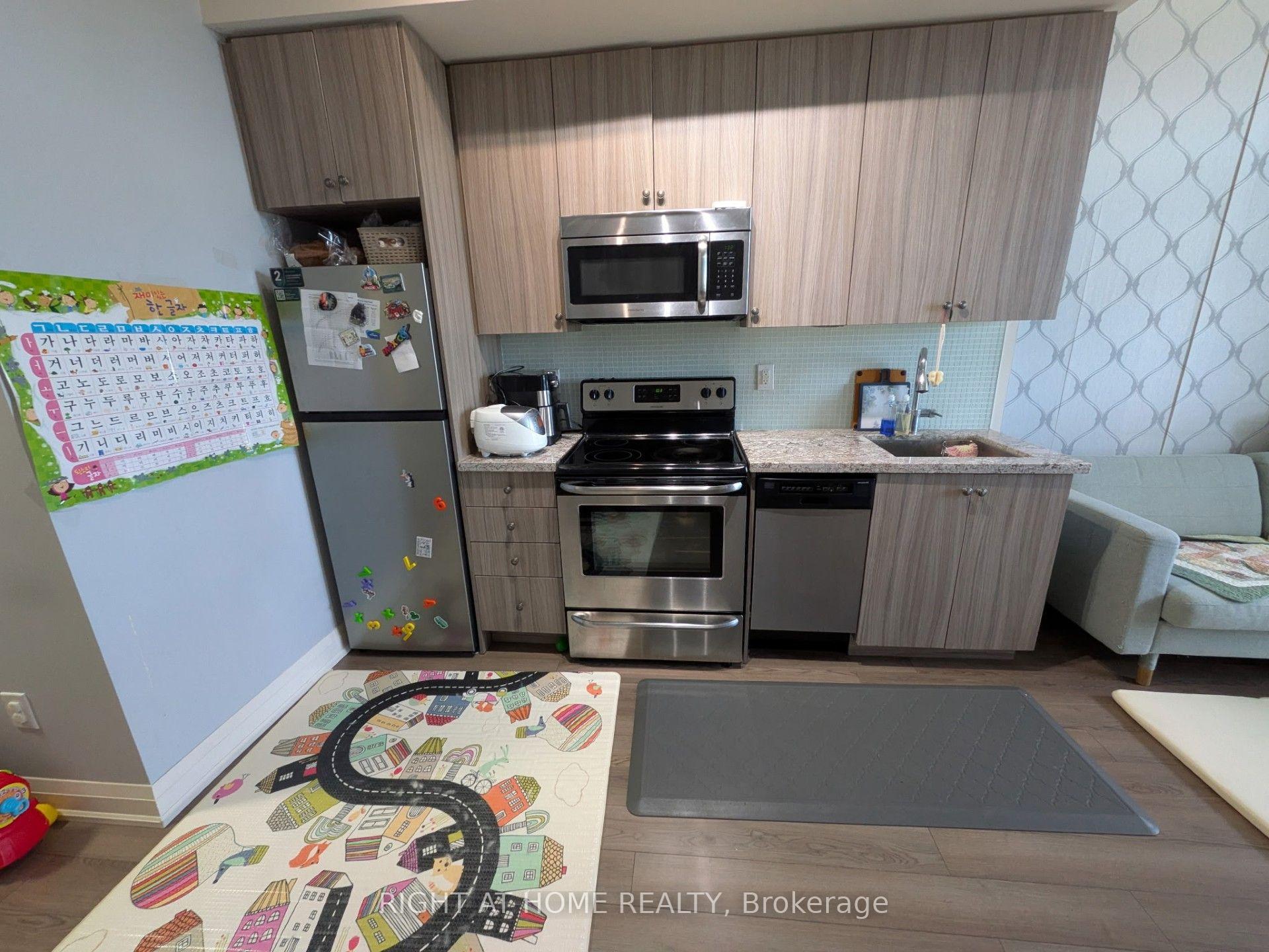 Photo 5 of Unit 310, 8763 Bayview Avenue, Richmond Hill, Doncrest — HOMEH
