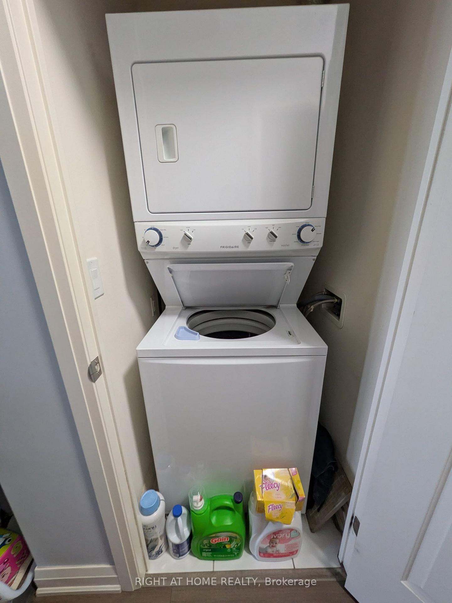 Photo 8 of Unit 310, 8763 Bayview Avenue, Richmond Hill, Doncrest — HOMEH