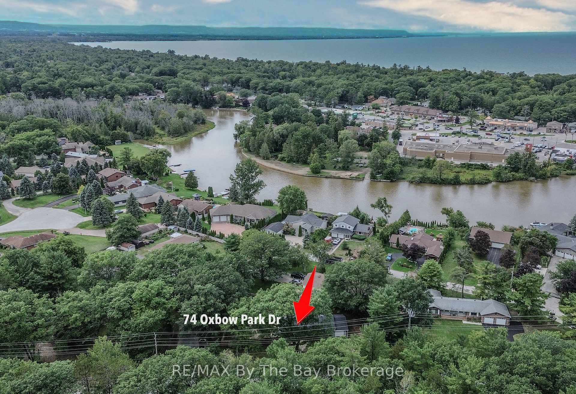 Photo 3 of 74 Oxbow Park Drive, Wasaga Beach — HOMEH